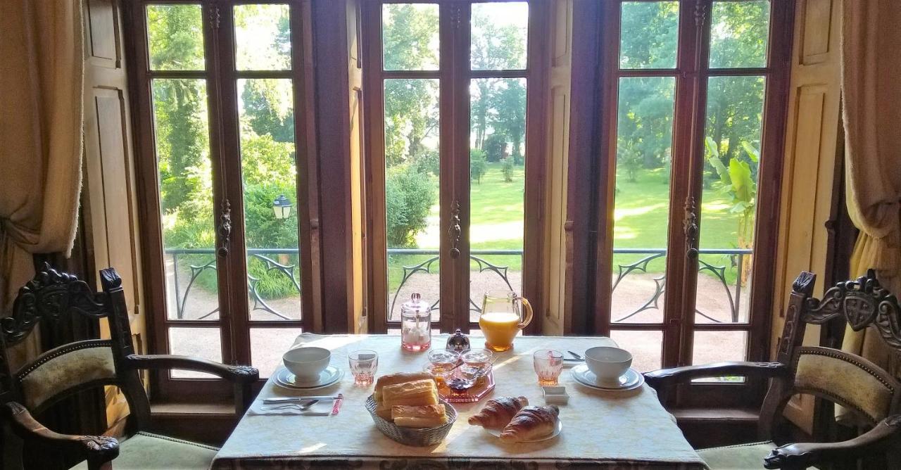 Couette-café Château De La Vernède Saint-Rémy-de-Chargnat