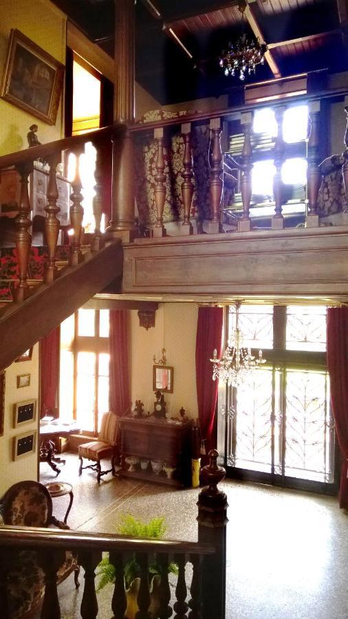 Château De La Vernède Couette-café Saint-Rémy-de-Chargnat
